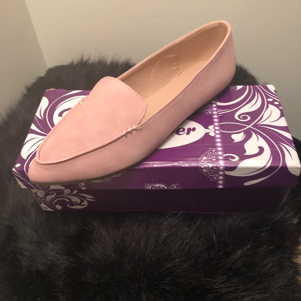 NWT Soft Pink BLUSH Flats 7.5 COMES WITH BOX